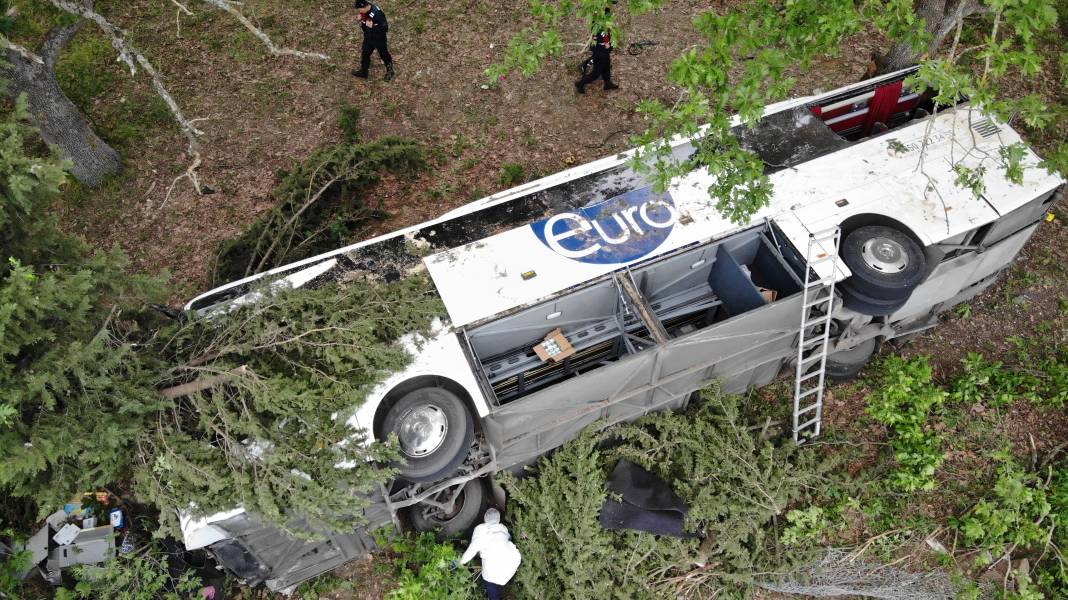 Kırklareli'nde yolcu otobüsü devrildi: 11 yaralı 14